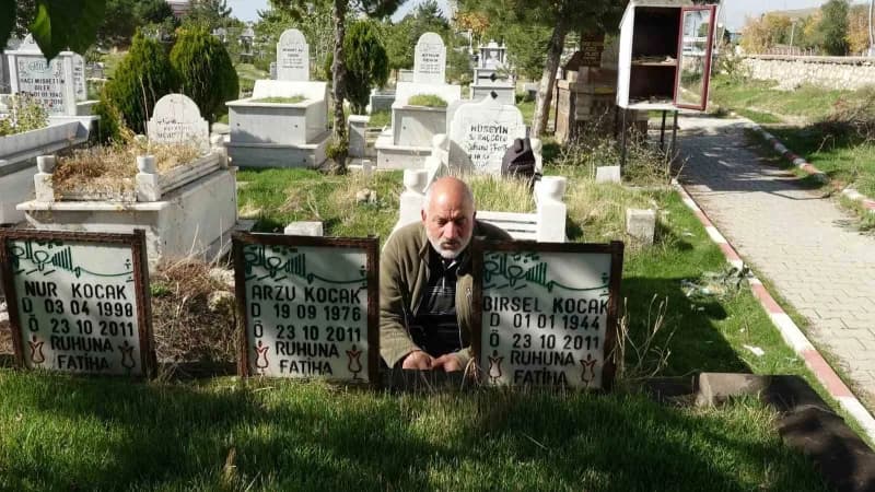 Van’ın Erciş ilçesinde 23 Ekim 2011 tarihinde yaşanan 7.2 büyüklüğündeki depremde birçok yakınını ka
