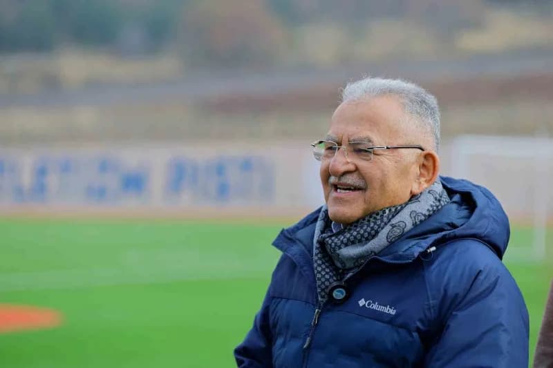 Kayseri Büyükşehir Belediye Başkanı Dr. Memduh Büyükkılıç, Erciyes Yüksek İrtifa Kamp Merkezi’nde ya