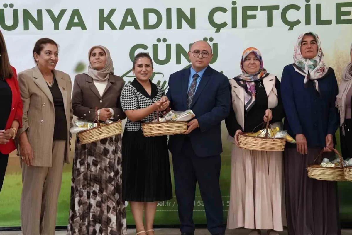 Mersin'in Erdemli Belediyesi tarafından düzenlenen özel bir programda Kadın Çiftçiler misafir edildi. Erdemli’nin toprağ