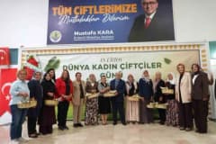 Erdemli’de kadın çiftçilere özel programda üreticiler ve Belediye Başkanı Mustafa Kara bir arada