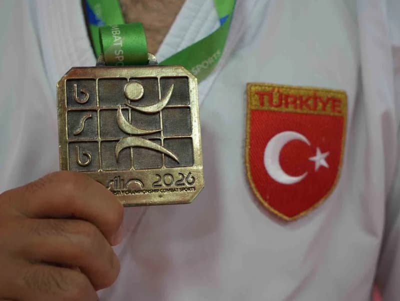 Eşiyle yaptığı antrenmanlarla Dünya şampiyonluğuna uzandı