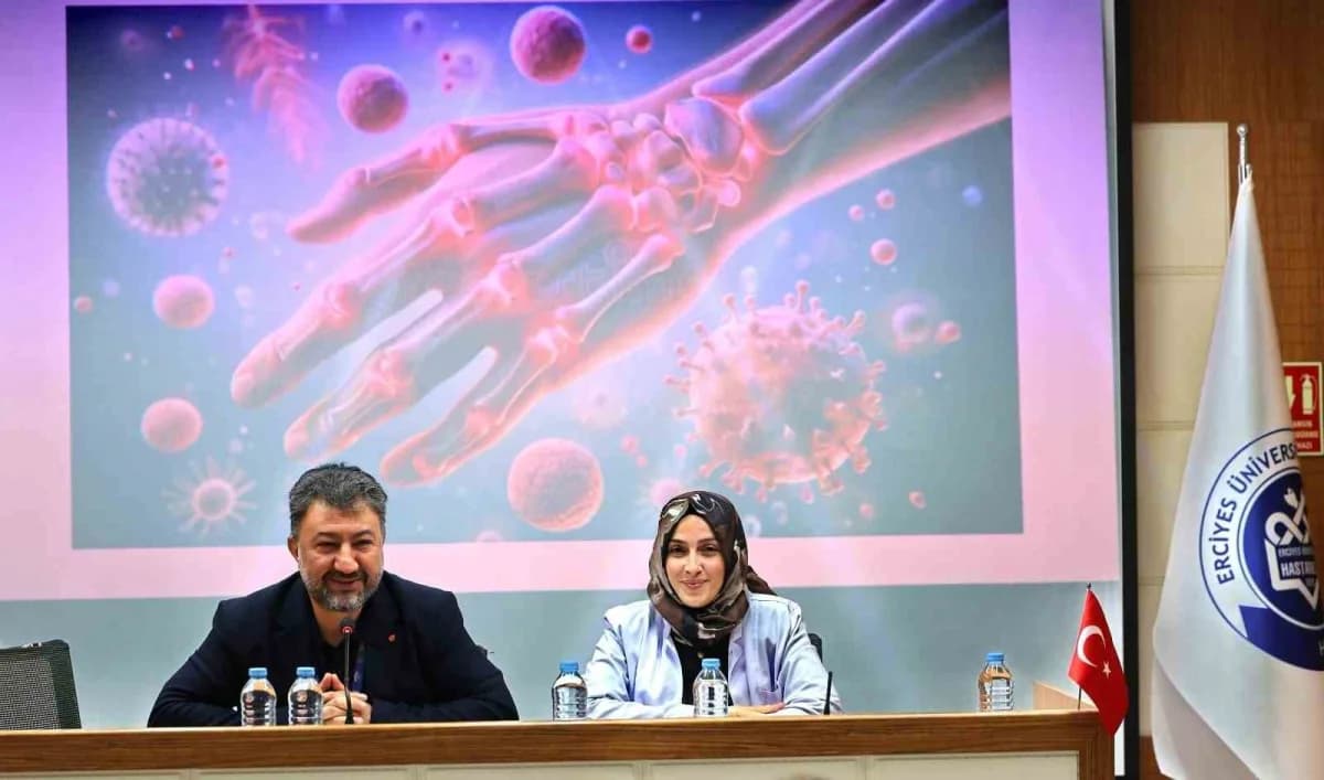 Erciyes Üniversitesi (ERÜ) Tıp Fakültesi İç Hastalıkları Romatoloji Bilim Dalı Başkanlığı tarafından "12 Ekim Dünya Artr