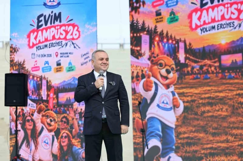 Erciyes Üniversitesi (ERÜ) tarafından öğrenci kulüplerinin katılımları ile düzenlenen ‘evim Kampüs’ etkinlikleri ‘yolum