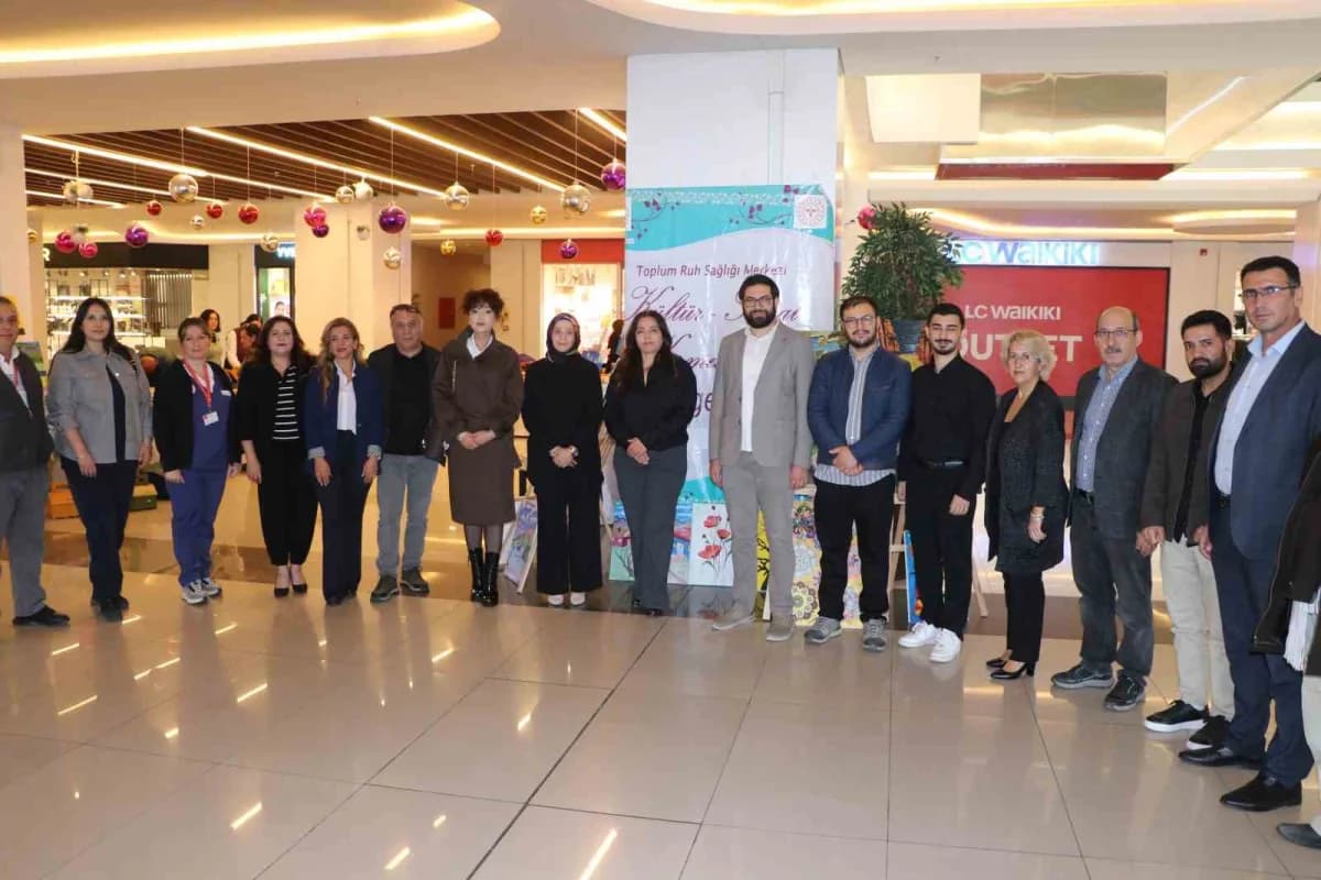 Erzincan’da Toplum Ruh Sağlığı Merkezi (TRSM) danışanlarının yıl boyunca çeşitli kurslarda hazırladığı el emeği ürünler,