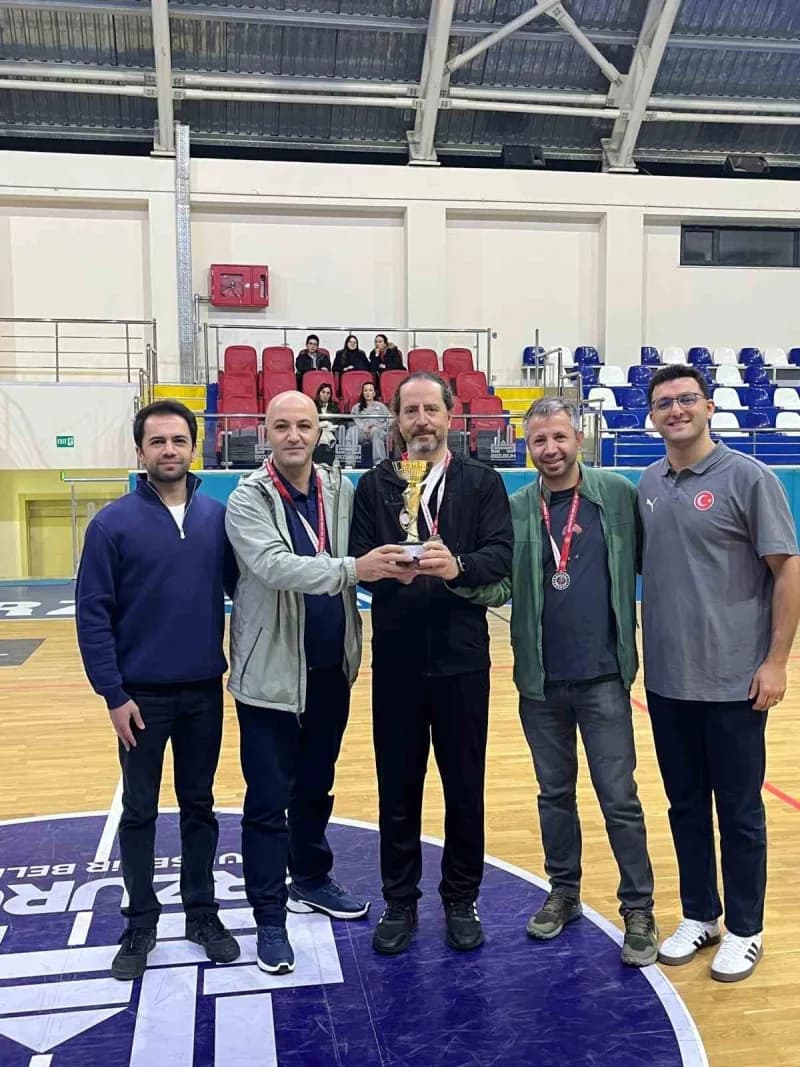 Gençlik ve Spor Bakanlığı 4. Kamu Spor Oyunları 3x3 Basketbol Turnuvası tamamlandı. Turnuvanın şampiyonu İl Emniyet Müdü