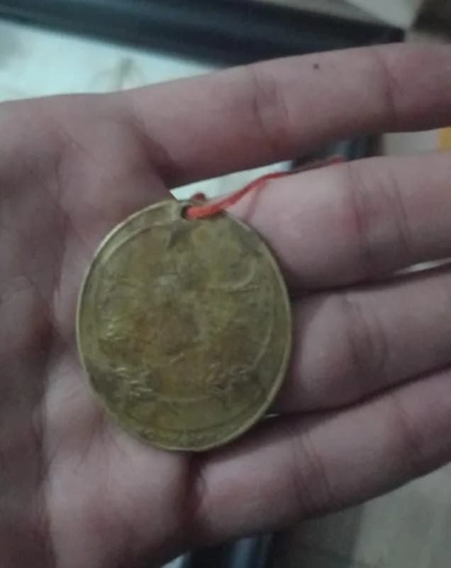 Erzurum’da kırmızı şeritli İstiklal Madalyası ve dönemin Millî Savunma Bakanı Abdülhalik Renda’nın i