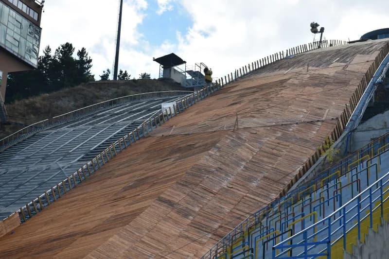 Erzurum Gençlik ve Spor İl Müdürlüğü’nün, Gençlik ve Spor Bakanlığının destekleriyle başlattığı Spor yatırımları ve bakı