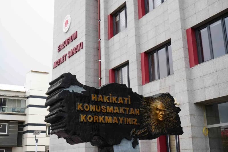 Erzurum’da hukukçular yapay zekâ kullanımını tartışıyor, teknik ve vicdani süreçler masada