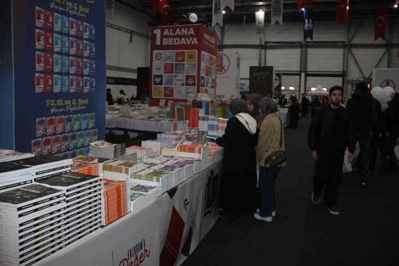 Doğu Anadolu Erzurum 8. Kitap Fuarı, Recep Tayyip Erdoğan Fuar Merkezi’nde düzenlenen törenle kapıla