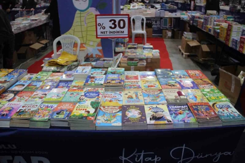 Doğu Anadolu Erzurum 8. Kitap Fuarı, Recep Tayyip Erdoğan Fuar Merkezi’nde düzenlenen törenle kapıla