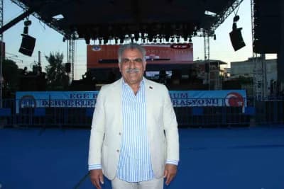 İzmir’de Erzurum Tanıtım Günleri etkinlik alanında yöresel lezzetler ve kültürel gösteriler