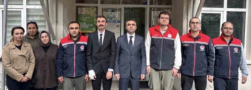 Erzurum İl Tarım ve Orman Müdürü Alpaslan Kenger, Şenkaya ve Olur ilçelerinde tarım çalışmalarını incelerken ve cuma bul