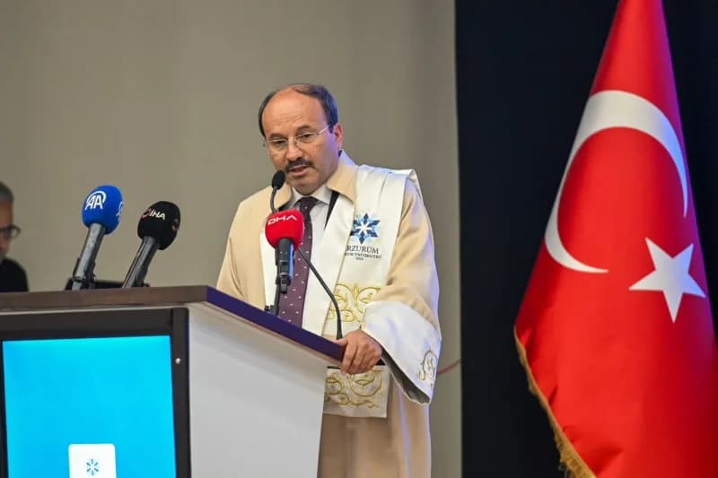 Erzurum Teknik Üniversitesi Rektörü Prof. Dr. Bülent Çakmak