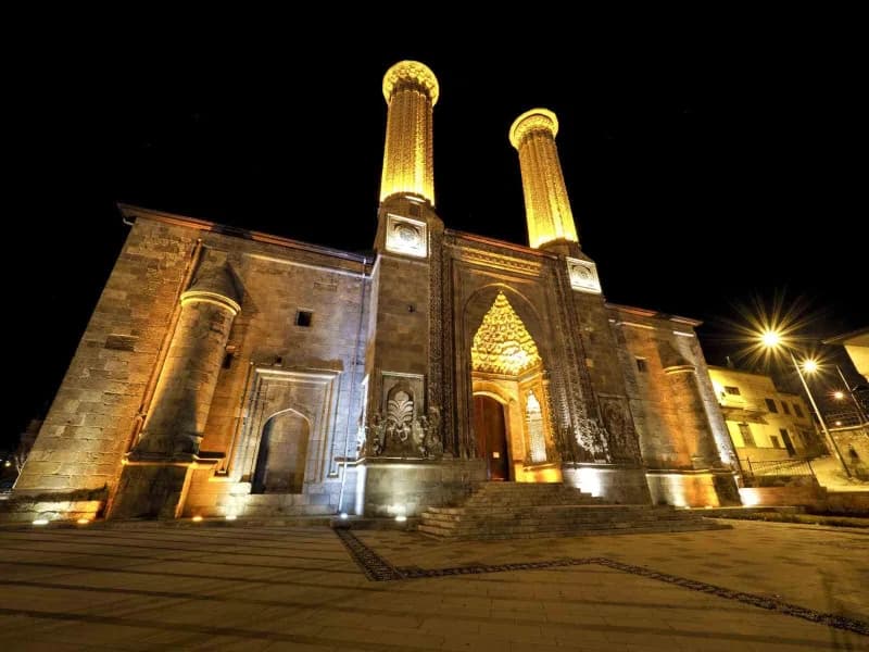 Erzurum turizminde 2026 yılının ilk 8 ayında büyük bir ivme yakalanarak, toplam Turist sayısı geçen Yılın aynı dönemine