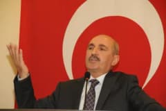 Erzurum Türk Ocağı Başkanı Nizam Işık Cumhuriyet Bayramı mesajı verirken
