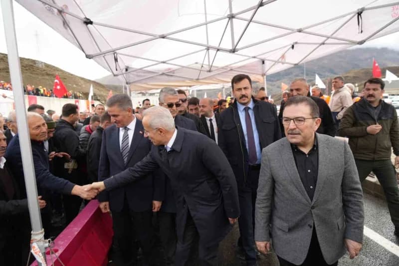 Bakan Uraloğlu, Erzurum’da "Dallıkavak Tüneli ve Bağlantı Yolları" ile "Dadaşkent-yıldızkent Yeni Ne