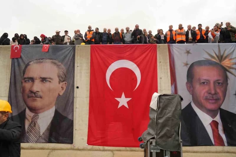 Ulaştırma ve Altyapı Bakanı Abdulkadir Uraloğlu, Erzurum'da gerçekleştirilen toplu açılış töreninde