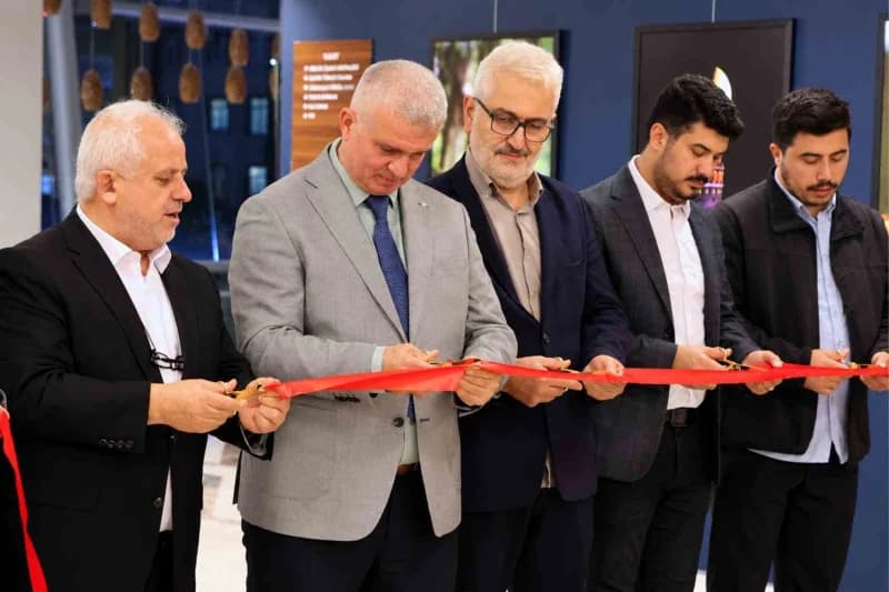 Kurdele kesim töreni ile açılış yapıldı.