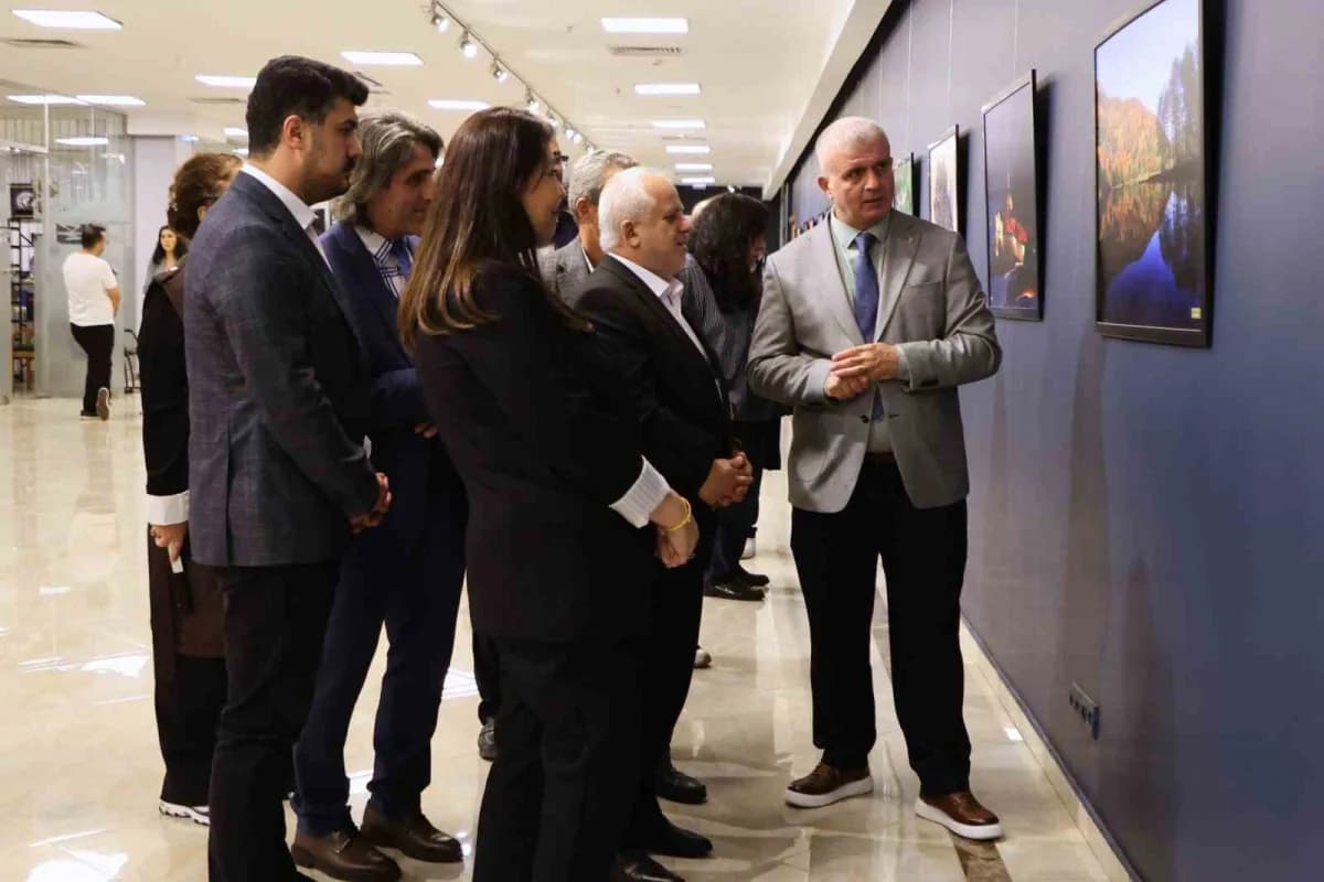 Esenler Belediyesi ev sahipliğinde, fotoğraf sanatçısı Resul Çelik'in Türkiye'nin yedi bölgesinden d
