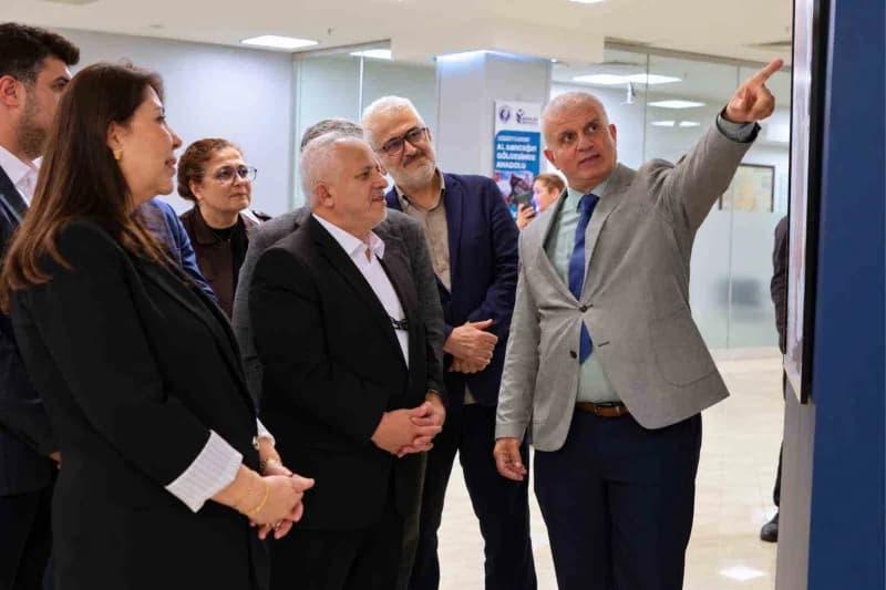 Esenler Belediyesi ev sahipliğinde, fotoğraf sanatçısı Resul Çelik'in Türkiye'nin yedi bölgesinden d