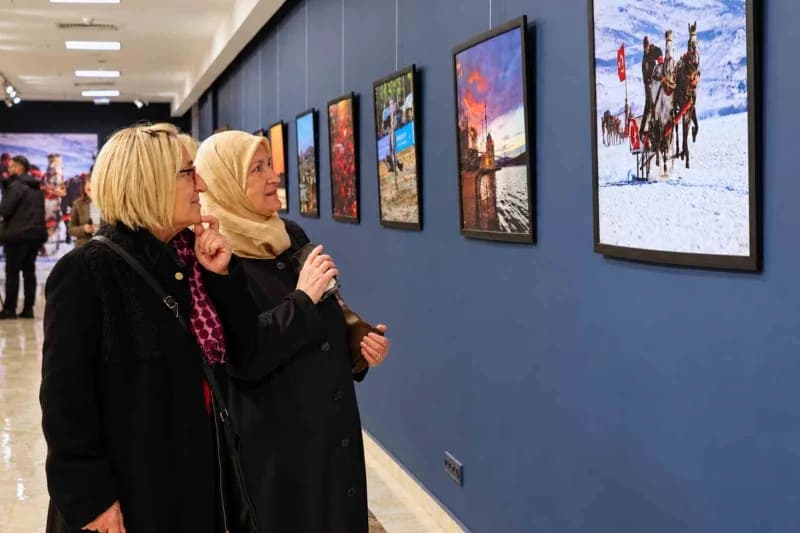 Esenler Belediyesi ev sahipliğinde, fotoğraf sanatçısı Resul Çelik'in Türkiye'nin yedi bölgesinden d