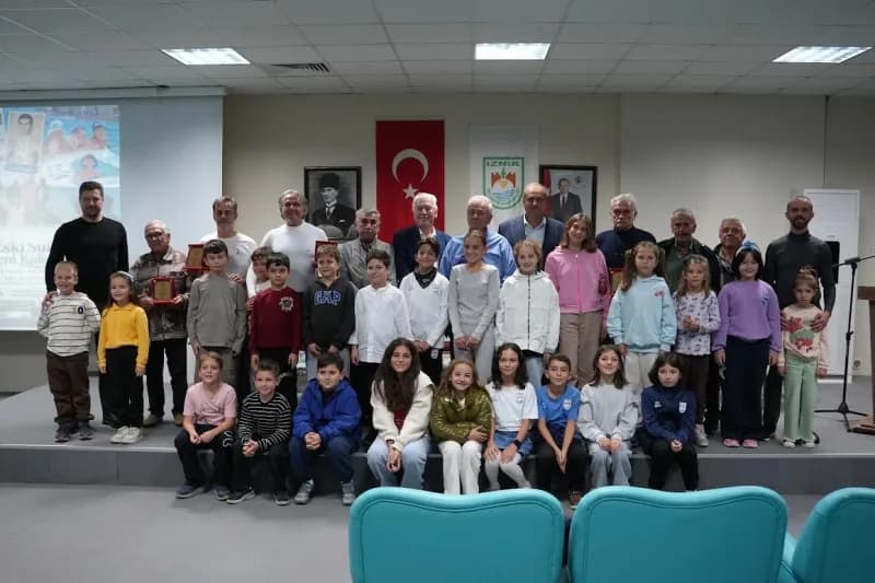Etkinlik kapsamında İznik Belediyesi Konferans Salonunda gerçekleştirilen "Eski Sular Yeni Kulaçlar"