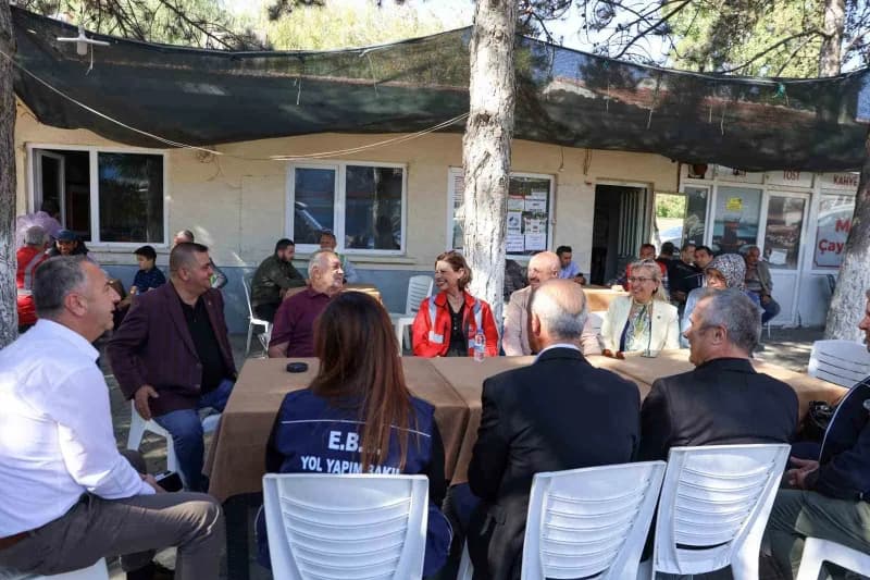Eskişehir Büyükşehir Belediye Başkanı Ayşe Ünlüce, 100. Yıl Bulvarı'nın ikinci etabında tamamlanan asfalt çalışmalarını