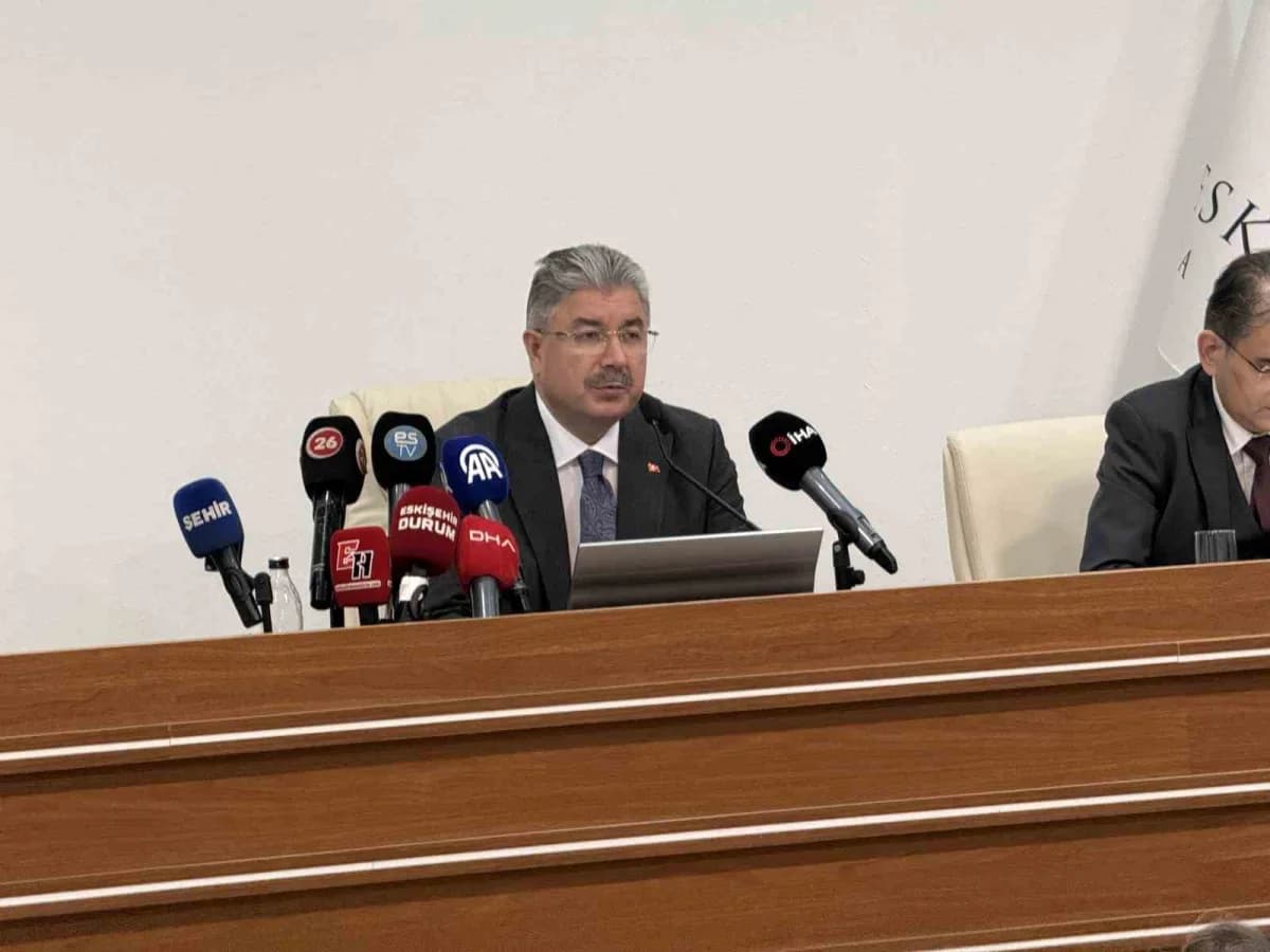 Eskişehir Valiliği Yunus Emre Kültür Salonu’nda Vizyon Eskişehir 2036 planı tanıtım toplantısı