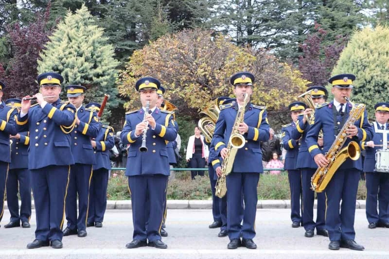 Eskişehir’de 29 Ekim Cumhuriyet Bayramı kutlamaları kapsamında düzenlenen törende bando gösterileri,