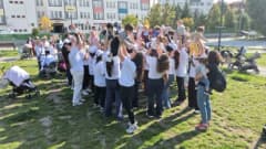 Eskişehir’de 75 anne ve bebeklerinin birlikte egzersiz yaptığı etkinlikten renkli görüntüler