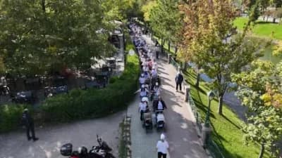 Eskişehir’de 75 anne ve bebeklerinin birlikte egzersiz yaptığı renkli etkinlik görüntüsü