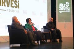 Eskişehir Osmangazi Üniversitesi Kongre ve Kültür Merkezi’nde düzenlenen Aile Zirvesi’nde Bilal Erdoğan konuşma yapıyor