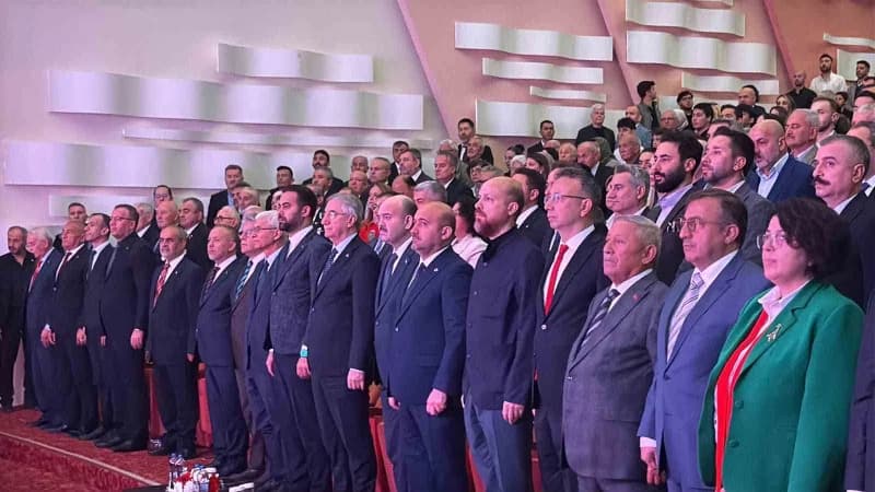 Eskişehir’de Aile Zirvesi, İlim Yayma Vakfı Mütevelli Heyeti Başkanı Necmeddin Bilal Erdoğan’ın katılımıyla Eskişehir Os