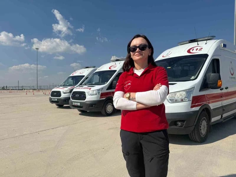 Eskişehir İl Ambulans Servisi'nde 20 yıldır sürücü eğitmeni olarak görev yapan Neslihan Ayvaz
