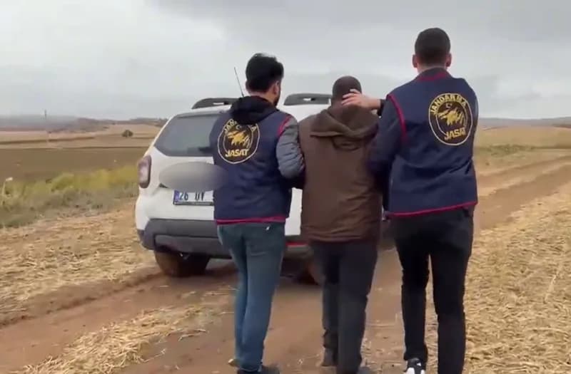 Eskişehir'de 2012 yılında kaybolan 3 yaşındaki Yakup Bozkurt'un babasının tutuklanması sonrası polis ekipleri