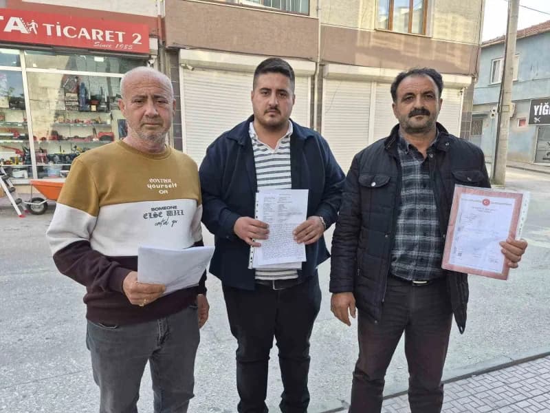 Ali Narinç (Solda), mustafa Narinç (Ortada), Ercan Kaya (Sağda)