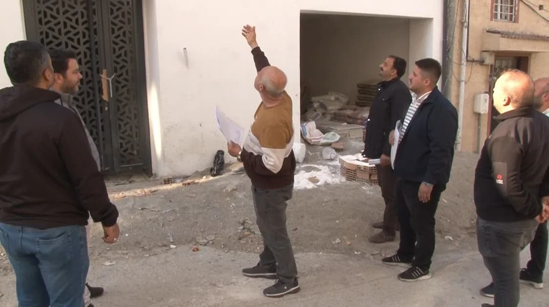 Eskişehir'de ev almak isteyen çok sayıda kişiyi yaklaşık 80 milyon TL dolandırdığı iddia edilen bir müteahhittin yurt dı