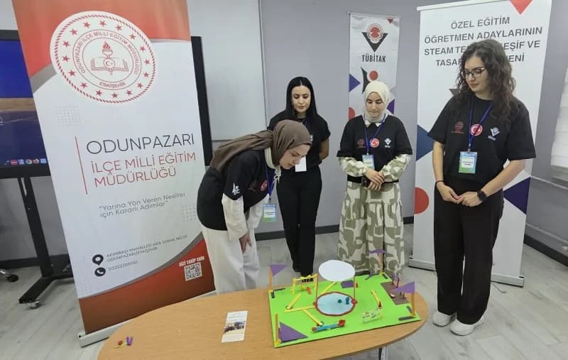 Eskişehir’de Özel Eğitim Öğretmen adayları, Özel eğitimde STEAM heyecanı keşfettiler, tasarladılar ve ürettiler