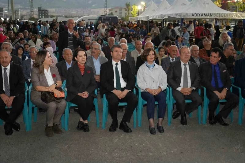 Eskişehir Büyükşehir Belediye Başkanı Ayşe Ünlüce’nin armağanı olarak Adıyaman Yeni Mahalle’de yaptırılan 15 bin 200 met