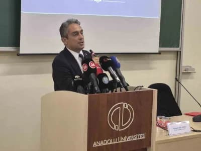 Eskişehir Anadolu Üniversitesi Hukuk Fakültesi’nde düzenlenen sanal bahis ve kumar panelinden bir görüntü