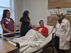 Eskişehir Şehir Hastanesi’nde V-NOTES yöntemiyle kesi ve dikişsiz rahim ameliyatı gerçekleştirildi