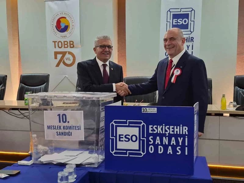 Eskişehir Sanayi Odası (ESO) başkanlık seçimlerinde güven tazeleyerek yeniden başkan seçilen Celalettin Kesikbaş ve nadi