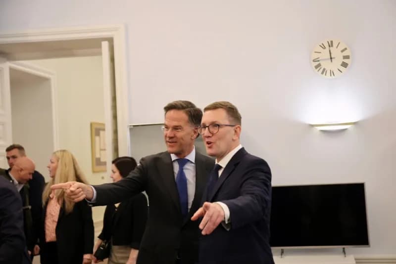 Resmi bir ziyaret için Estonya'da bulunan NATO Genel Sekreteri Mark Rutte, Başbakan Kristen Michal ile görüştü. Rutte ve