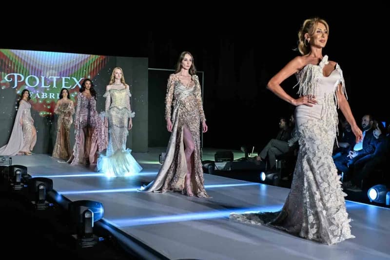 Fashion Prime 2027 modasının tanıtıldığı Fuar İzmir’de düzenlenen defileden bir kare