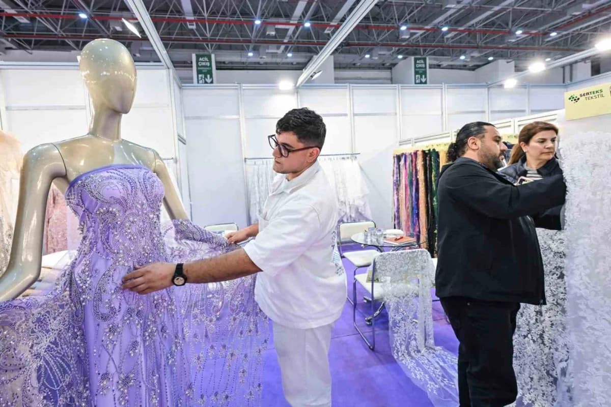İzmir Büyükşehir Belediyesi ev sahipliğinde, İZFAŞ tarafından düzenlenen Fashion Prime - 9. Tekstil,