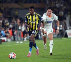 Fenerbahçe ile Alanyaspor arasında oynanacak Trendyol Süper Lig maçı öncesi takım oyuncuları sahada hazırlanıyor