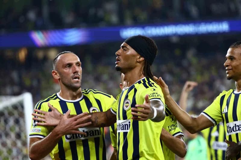Fenerbahçe, UEFA Şampiyonlar Ligi'nde yarın İngiliz ekibi Aston Villa'ya konuk olacak.