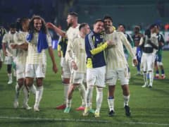 Trendyol Süper Lig maçında Fenerbahçe oyuncuları Çaykur Rizespor karşısında gol sevinci yaşıyor