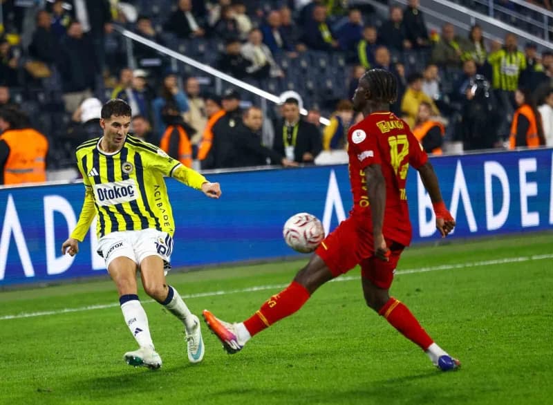 Fenerbahçeli futbolcu Mert Müldür, Göztepe müsabakasıyla formasına kavuştu.