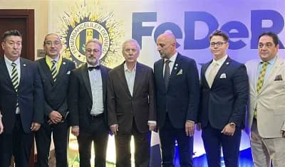 Fenerbahçeliler Derneği 40. yıl balosu Fenerbahçe Faruk Ilgaz Tesisleri’nde düzenlenirken katılımcılar sarı-lacivert bay
